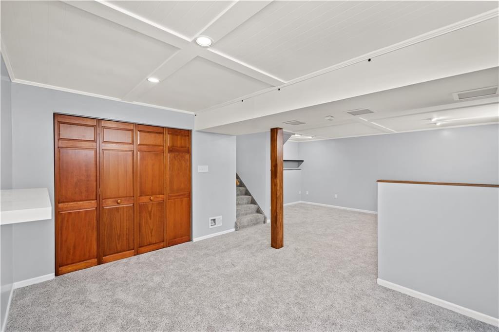 226 Briar Path Imperial, PA 15126 - Photo 22 of 33