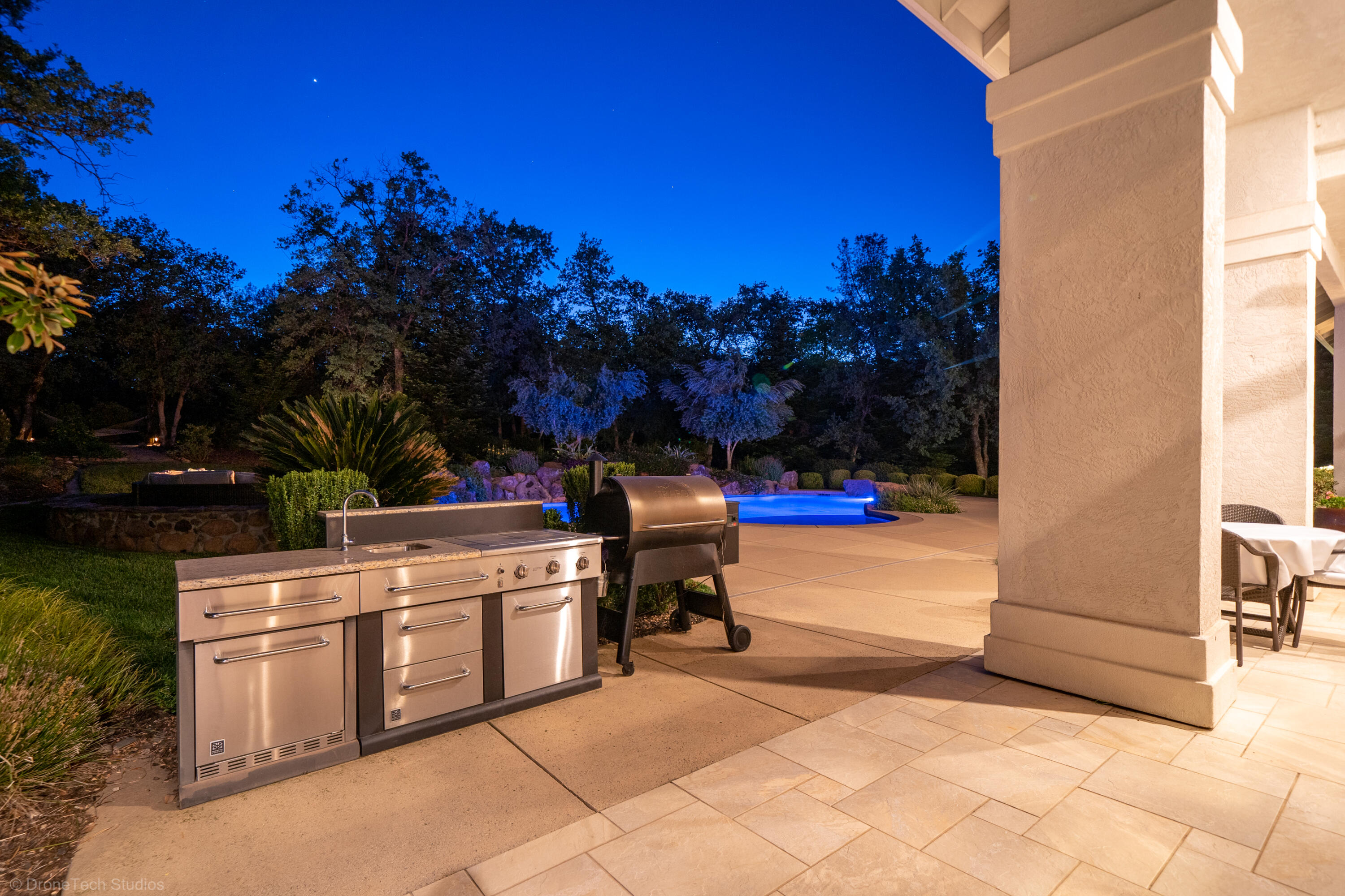 13096 Tierra Heights Road Redding, CA 96003 - Photo 102 of 105 Night-34