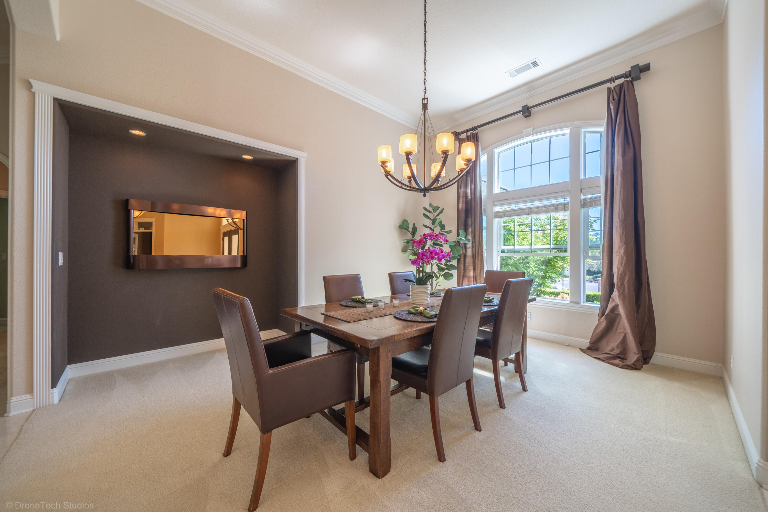 13096 Tierra Heights Road Redding, CA 96003 - Photo 11 of 105 Interior-3