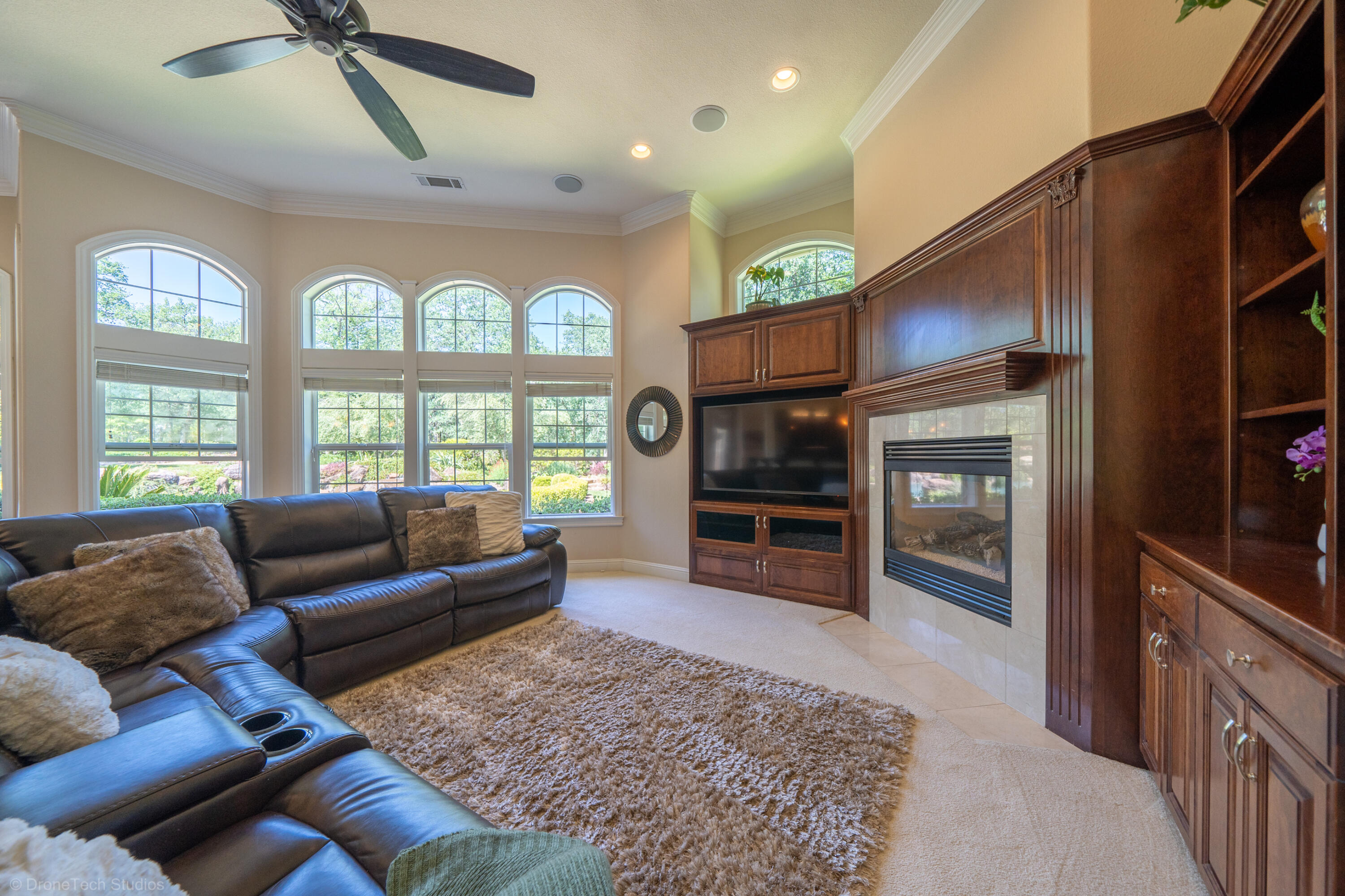 13096 Tierra Heights Road Redding, CA 96003 - Photo 13 of 105 Interior-12
