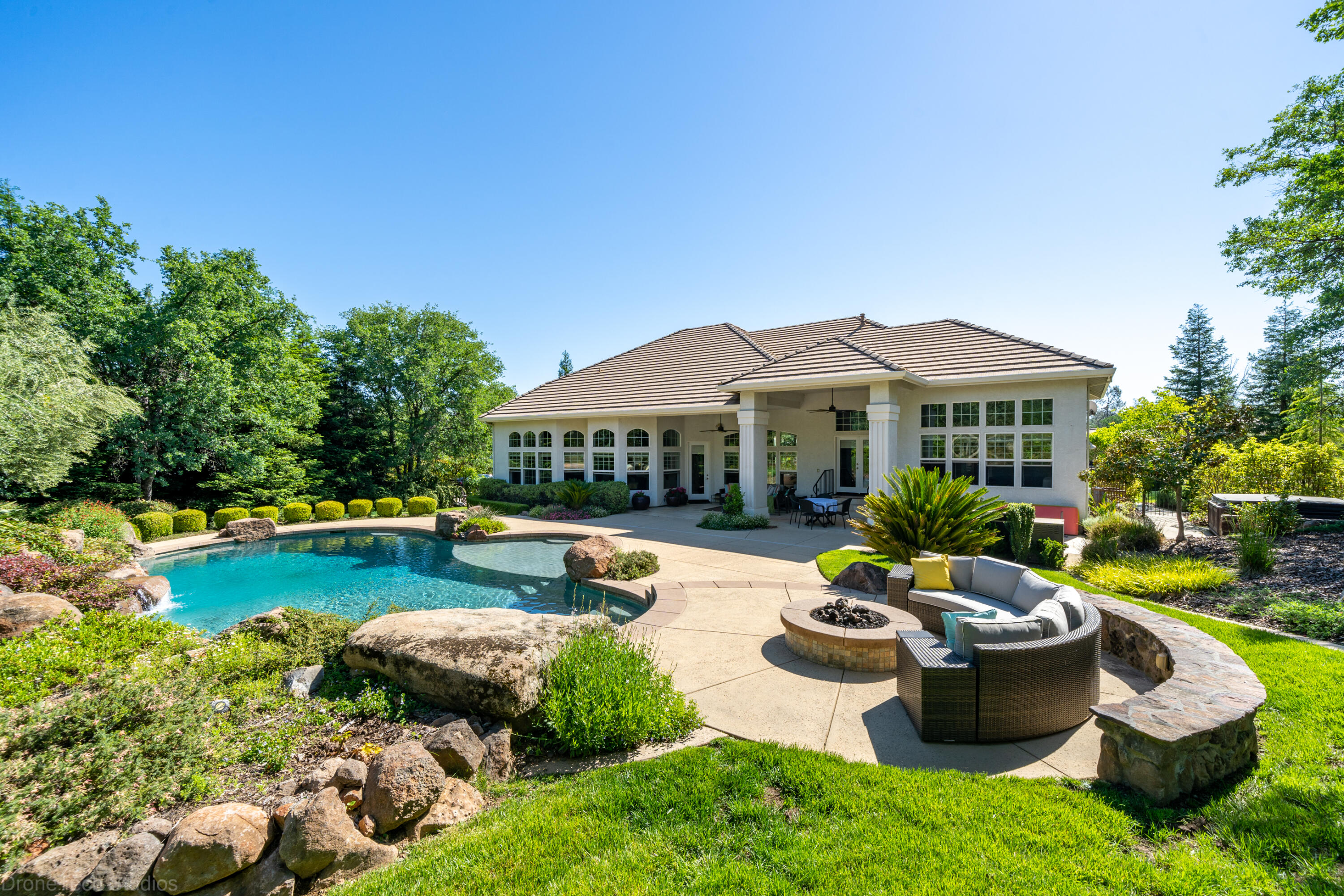 13096 Tierra Heights Road Redding, CA 96003 - Photo 23 of 105 Exterior-45
