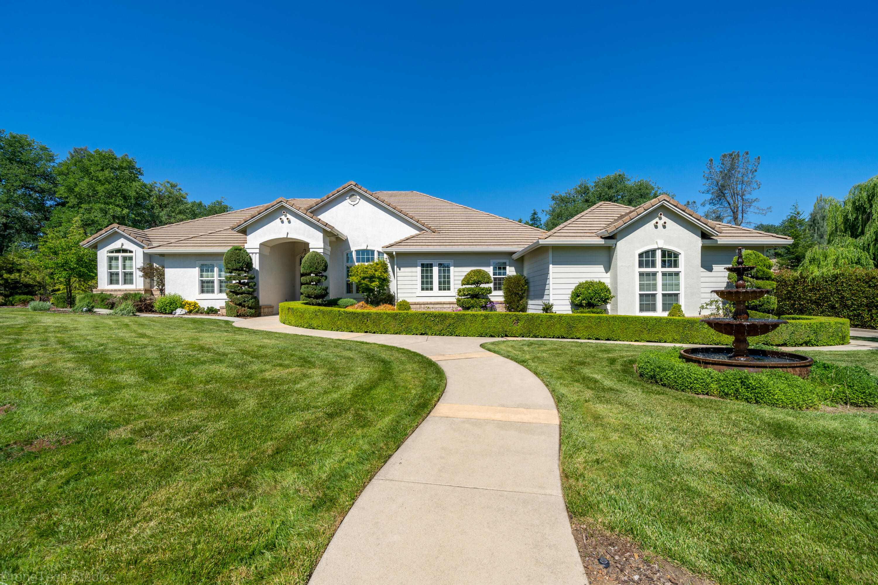 13096 Tierra Heights Road Redding, CA 96003 - Photo 26 of 105 Exterior-14