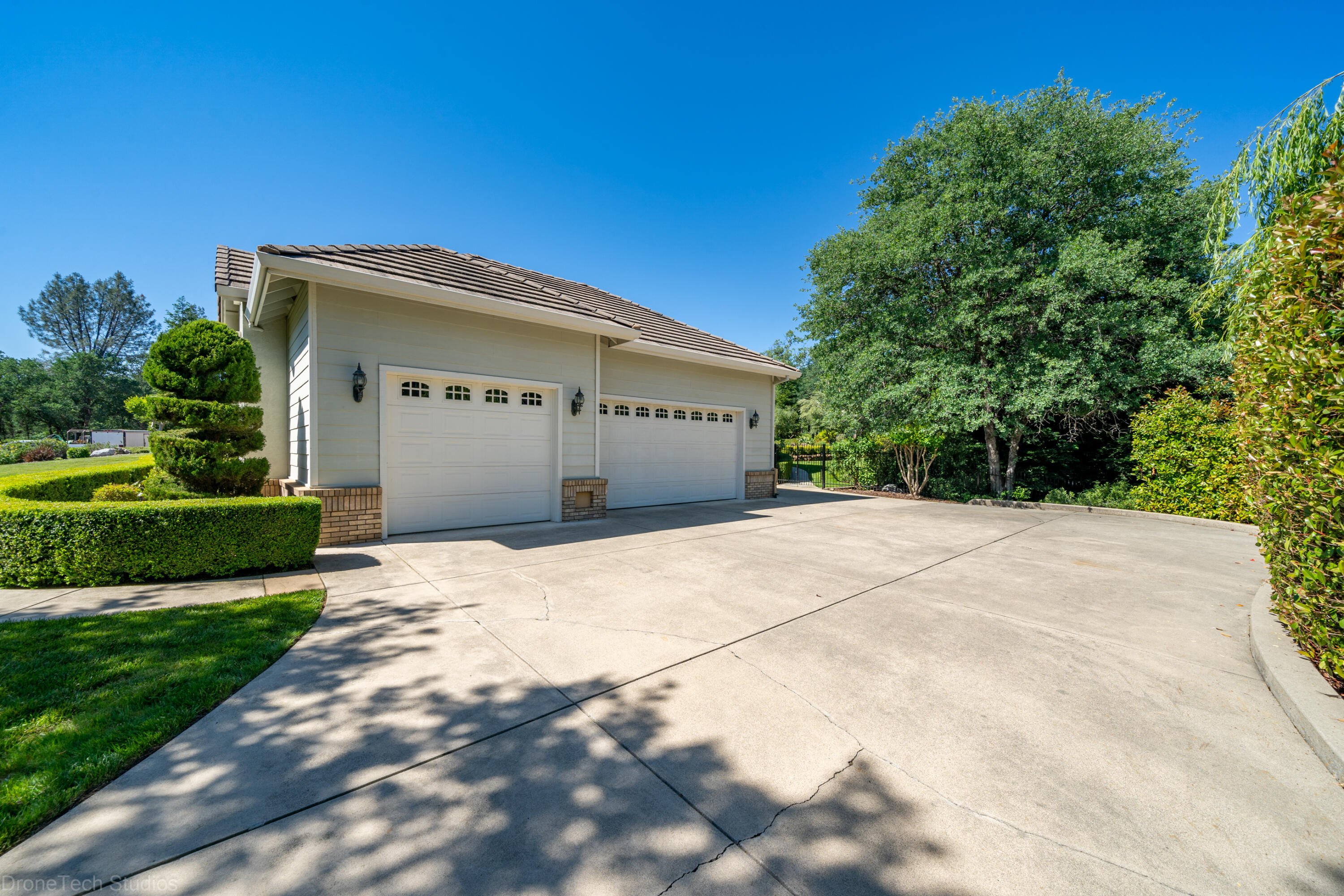 13096 Tierra Heights Road Redding, CA 96003 - Photo 29 of 105 Exterior-19
