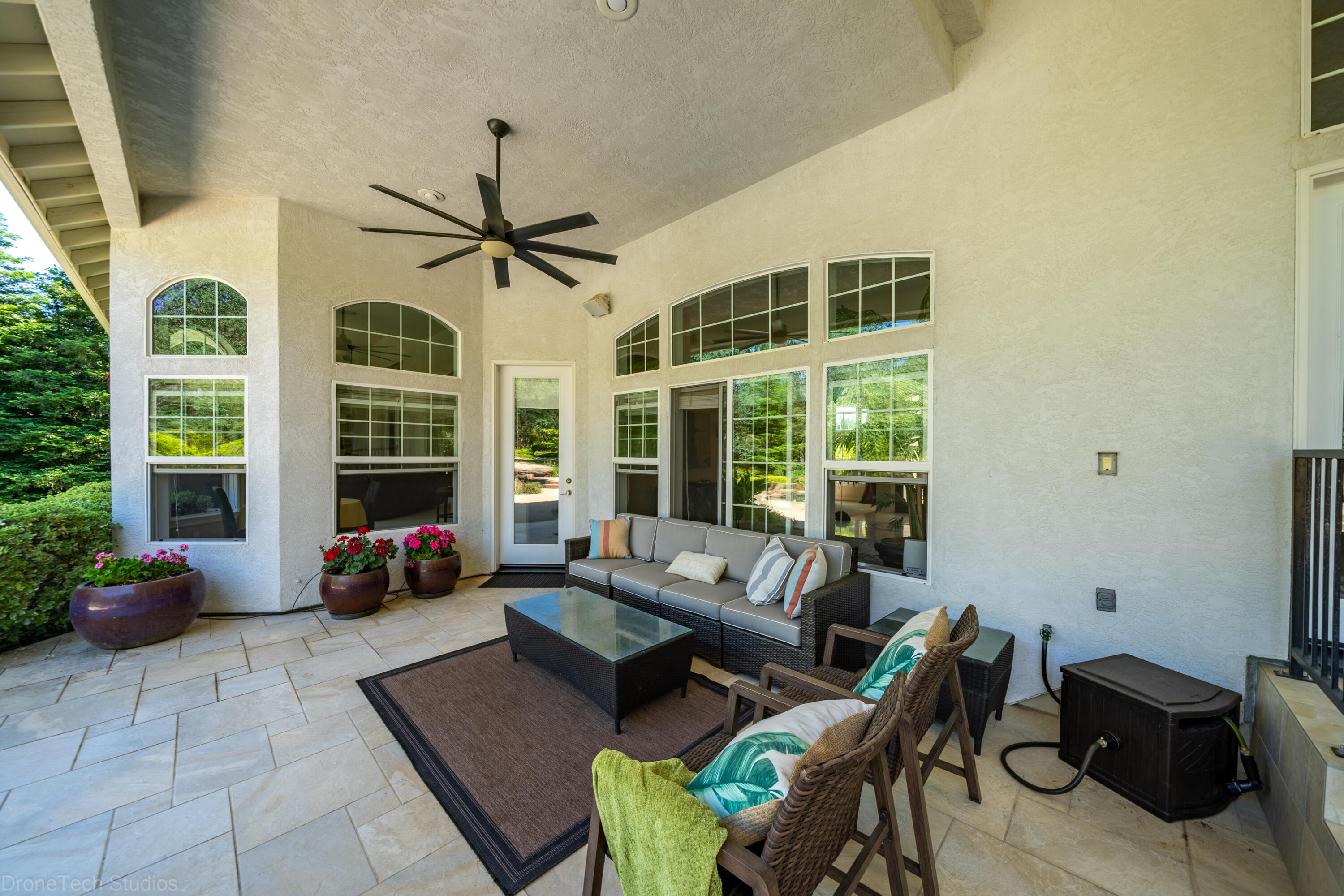 13096 Tierra Heights Road Redding, CA 96003 - Photo 31 of 105 Exterior-23