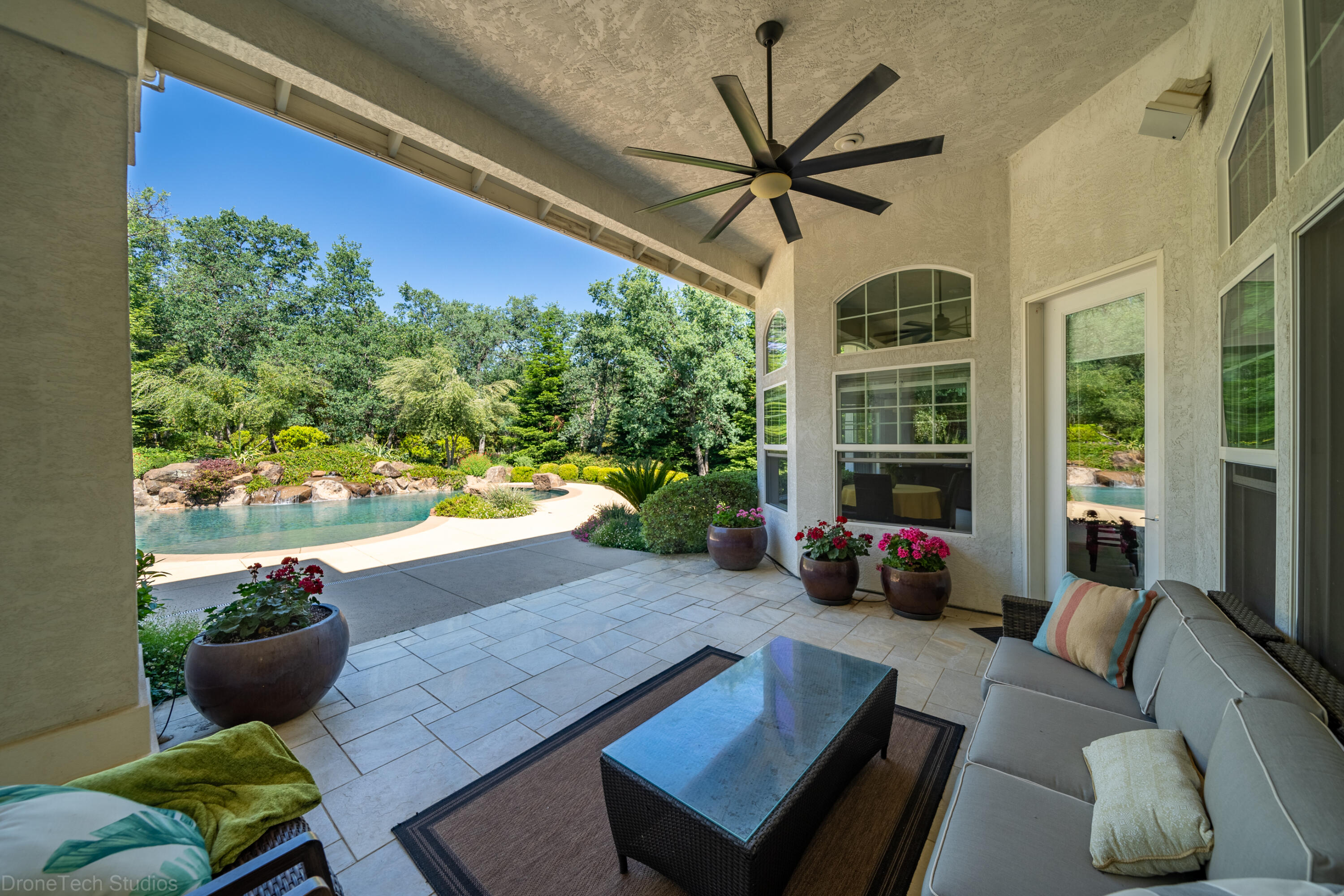 13096 Tierra Heights Road Redding, CA 96003 - Photo 32 of 105 Exterior-24