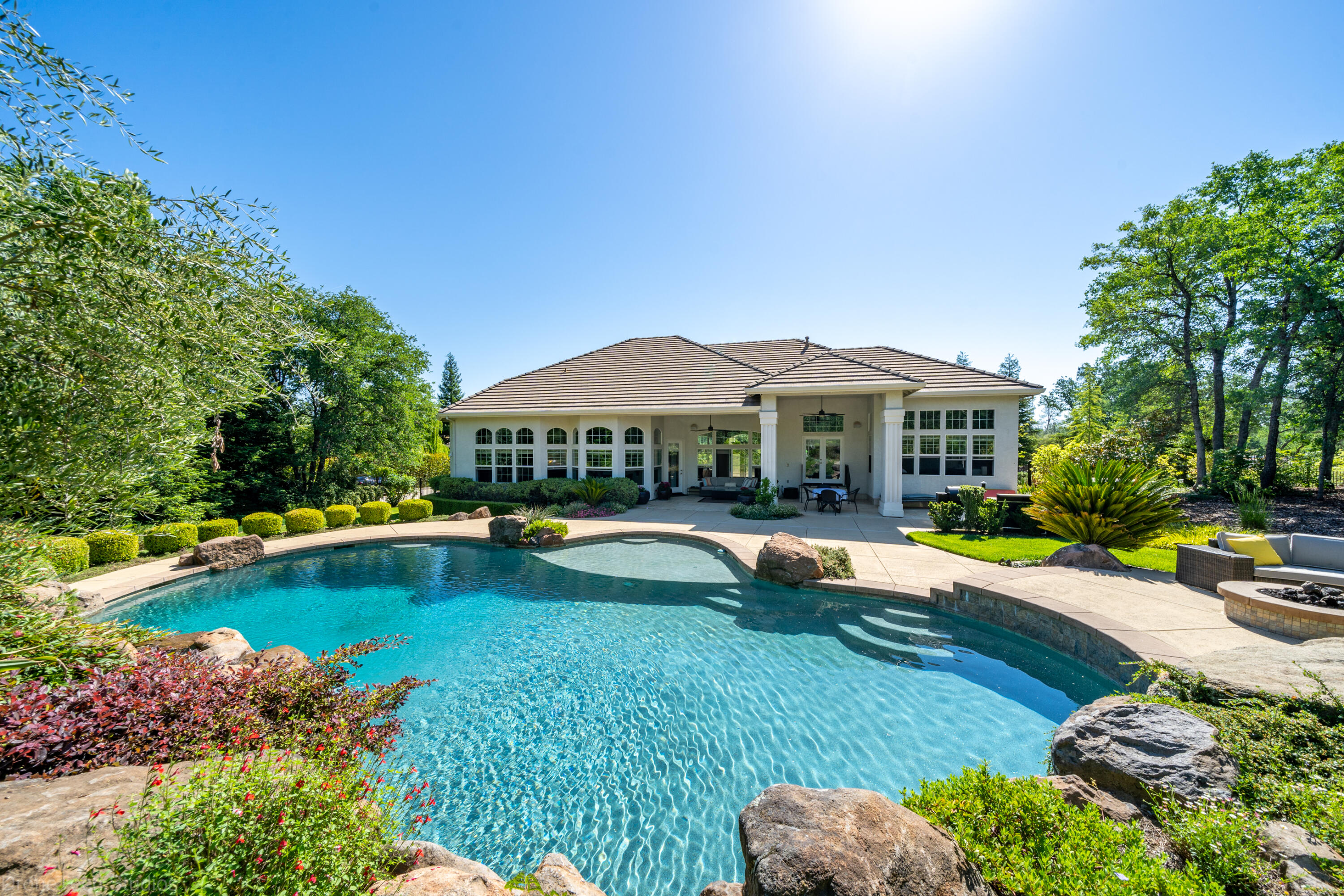 13096 Tierra Heights Road Redding, CA 96003 - Photo 40 of 105 Exterior-49
