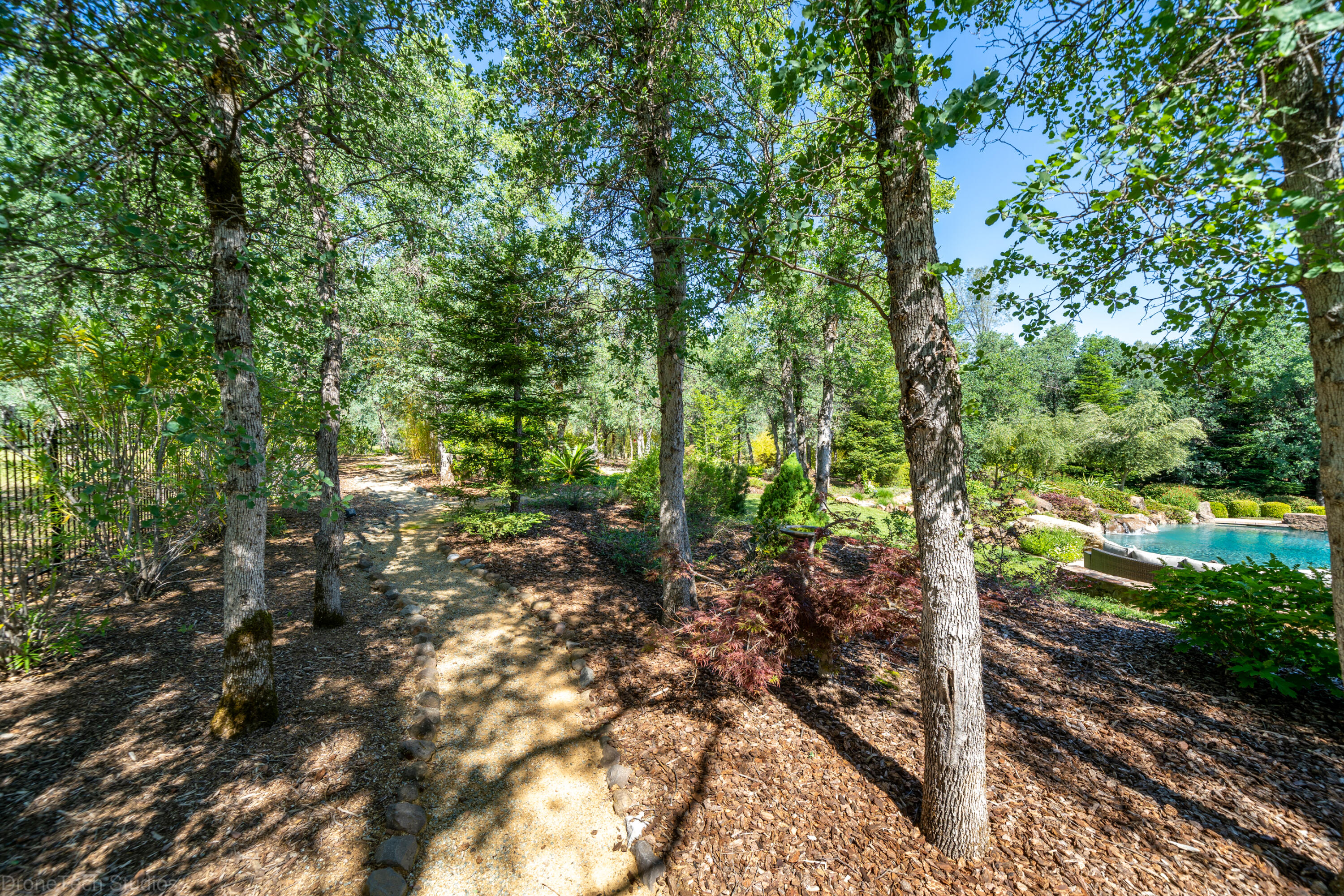 13096 Tierra Heights Road Redding, CA 96003 - Photo 49 of 105 Exterior-69