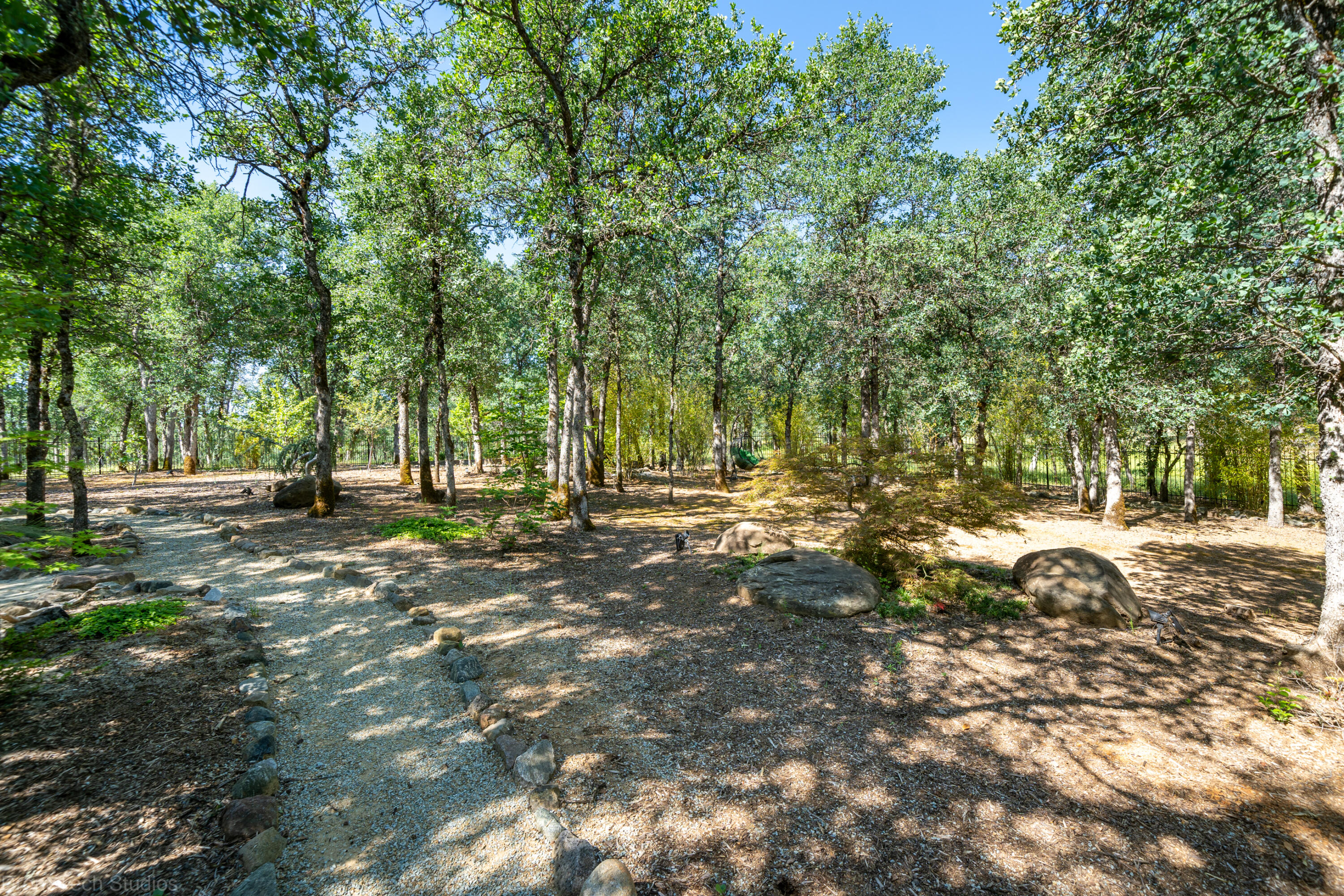 13096 Tierra Heights Road Redding, CA 96003 - Photo 53 of 105 Exterior-73