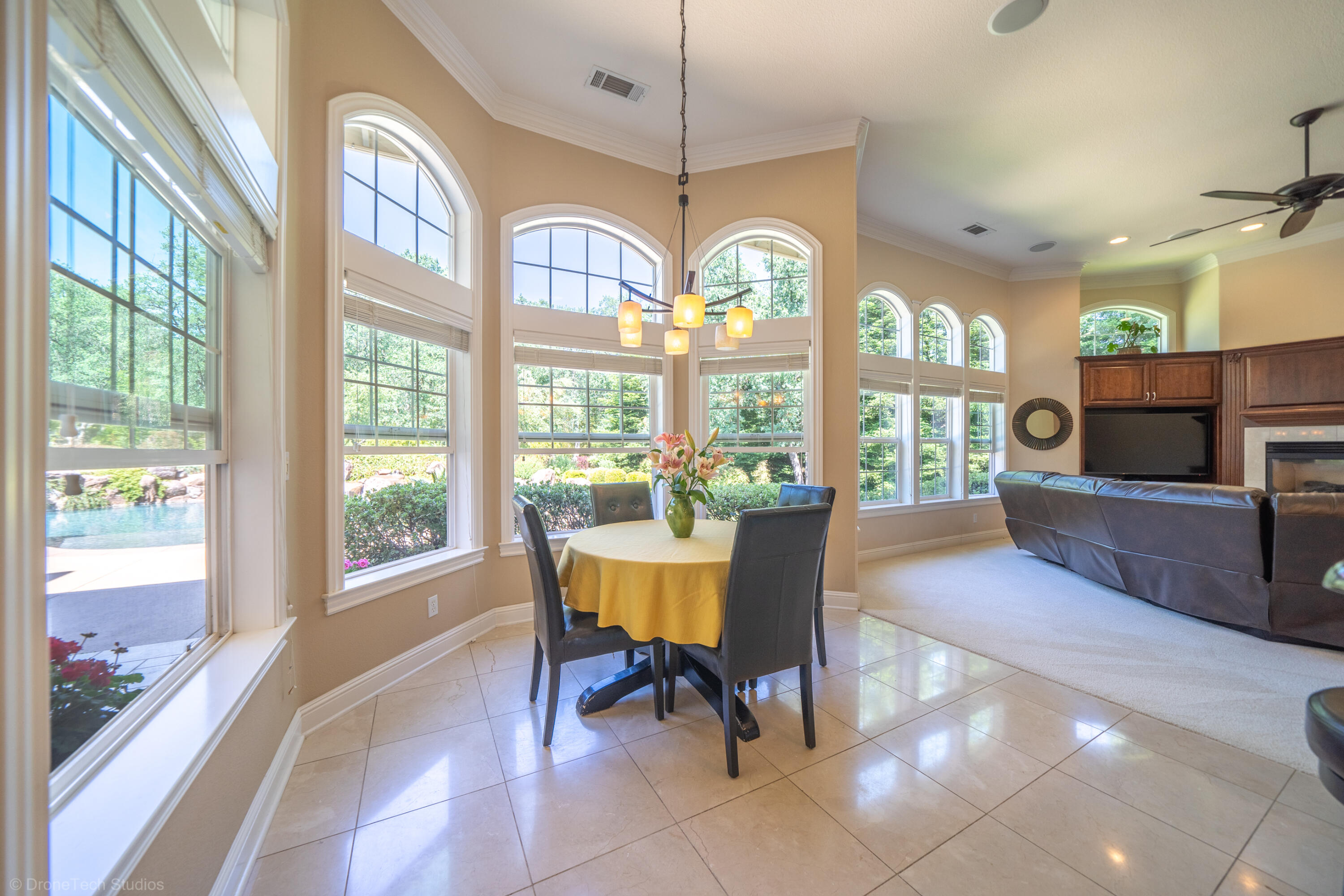 13096 Tierra Heights Road Redding, CA 96003 - Photo 65 of 105 Interior-8