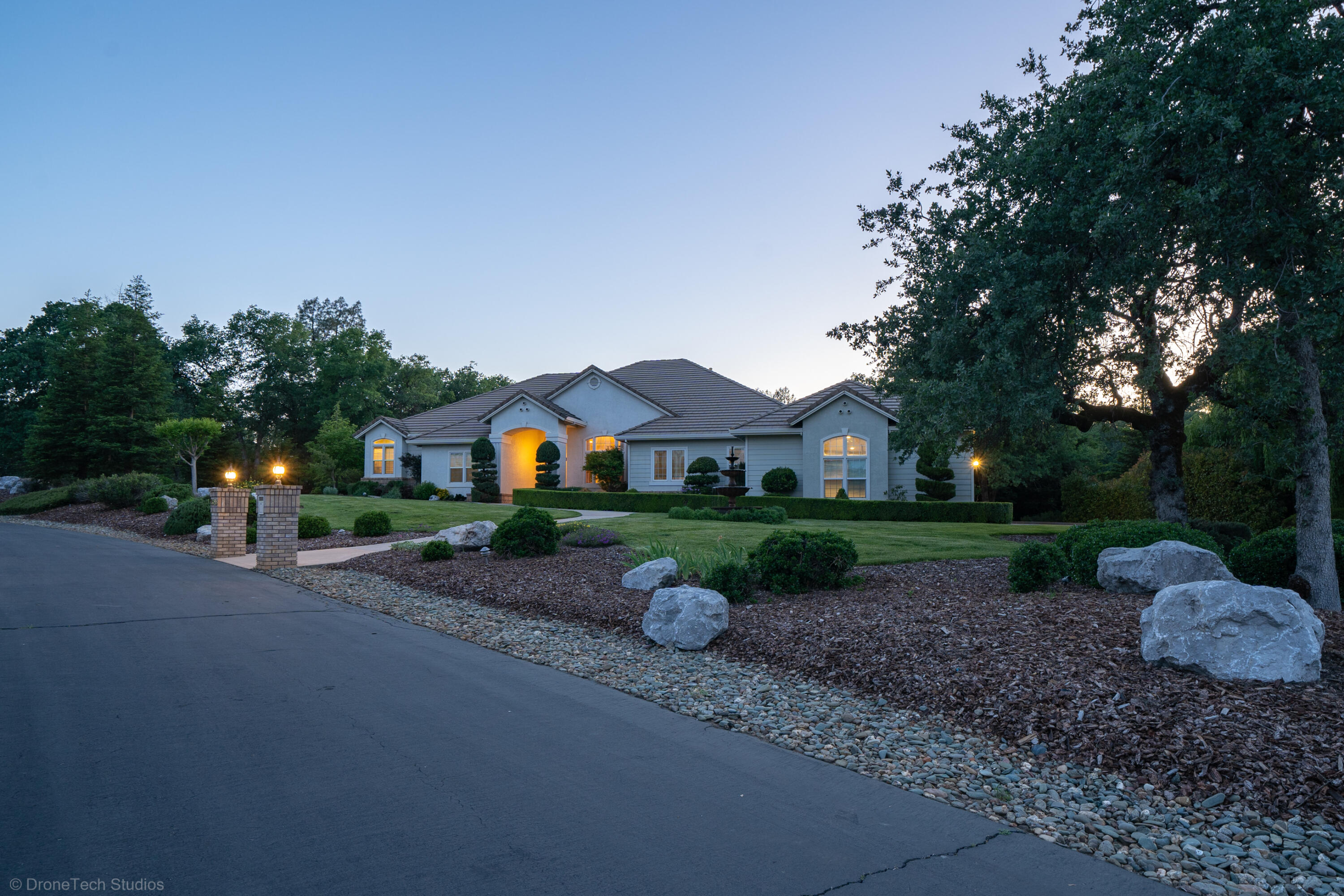 13096 Tierra Heights Road Redding, CA 96003 - Photo 90 of 105 Night-1