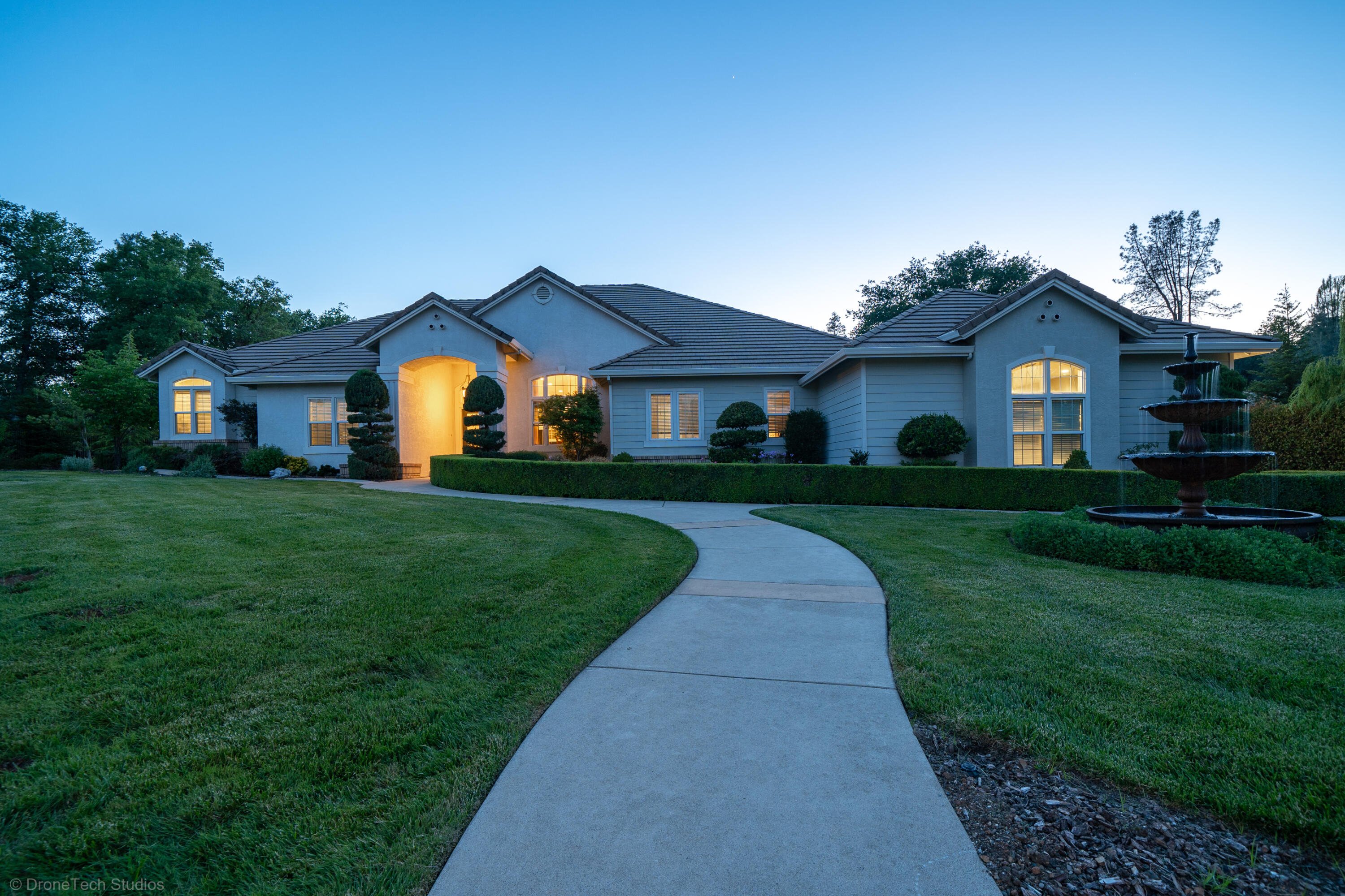 13096 Tierra Heights Road Redding, CA 96003 - Photo 91 of 105 Night-5