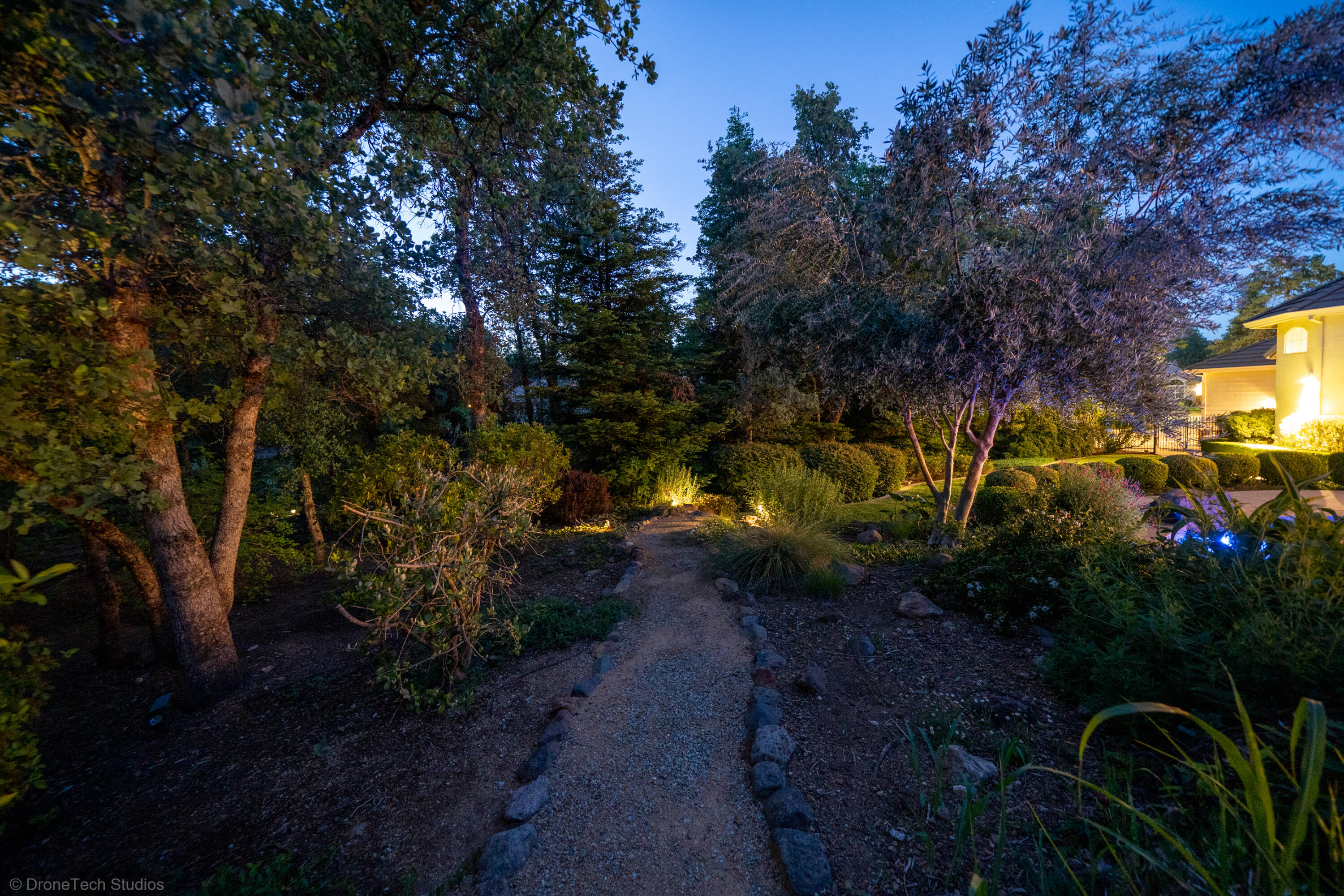 13096 Tierra Heights Road Redding, CA 96003 - Photo 98 of 105 Night-26