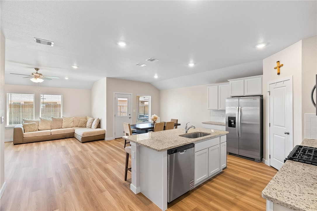 1308 Maverick Road Sinton, TX 78387 - Photo 2 of 15 Gallery Image 2