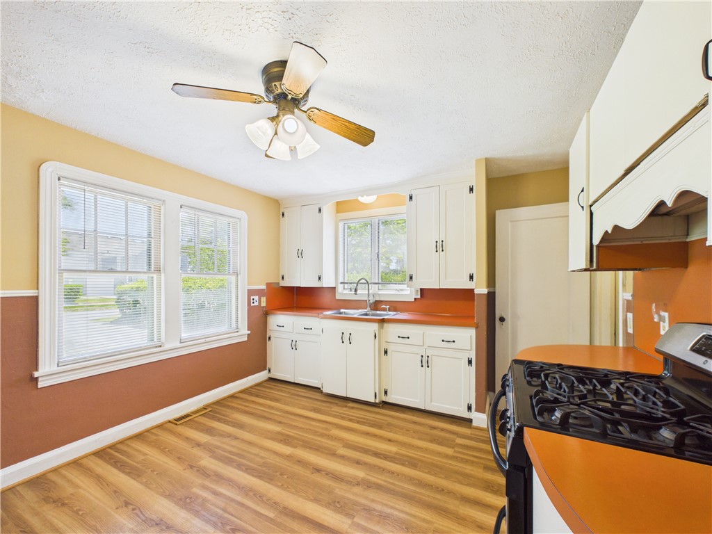 79 Ridgewood Drive Irondequoit, NY 14622 - Photo 5 of 50