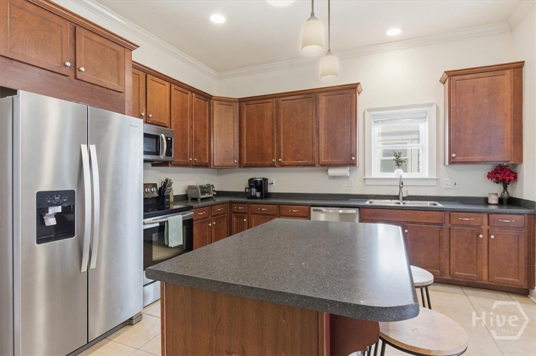 516 West 37th Street Savannah, GA 31415 - Photo 15 of 43 Kitchen Island