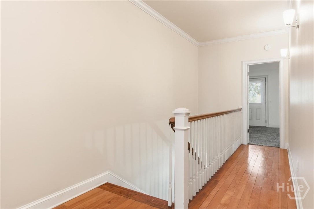 516 West 37th Street Savannah, GA 31415 - Photo 23 of 43 Upstairs Landing