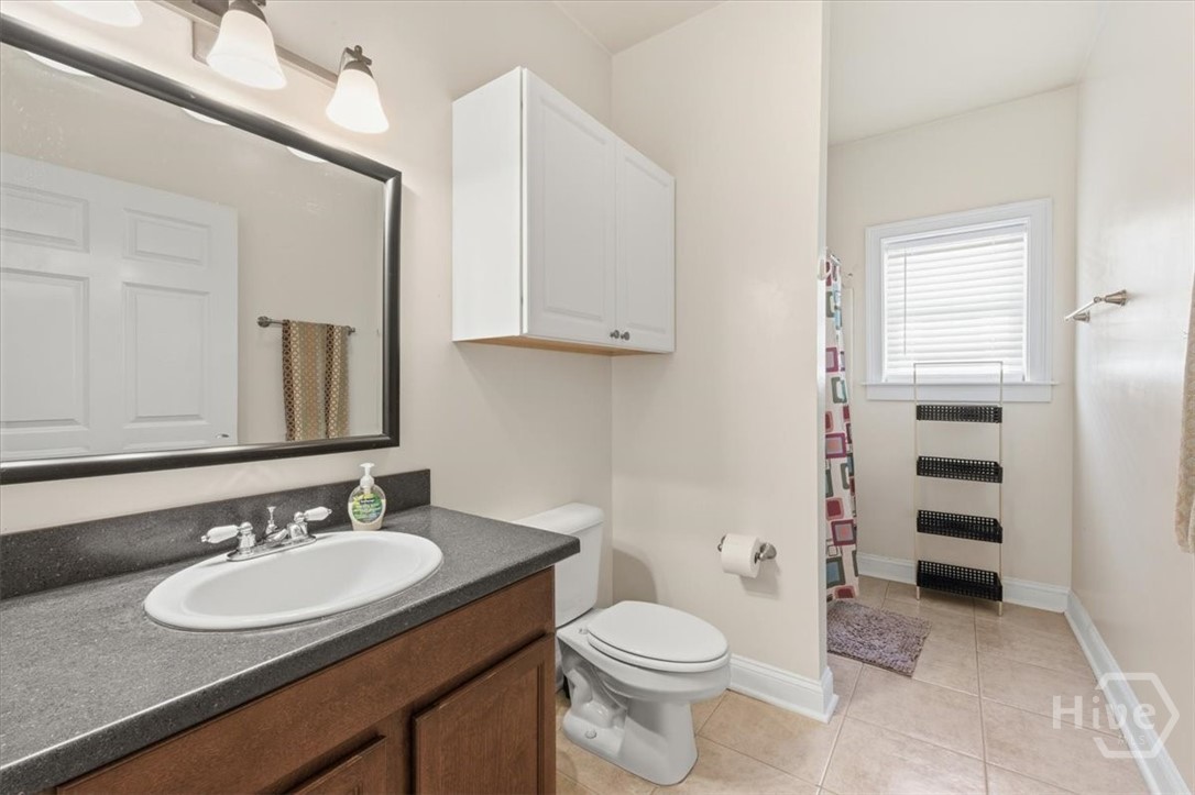 516 West 37th Street Savannah, GA 31415 - Photo 26 of 43 First Upstairs Full Bath