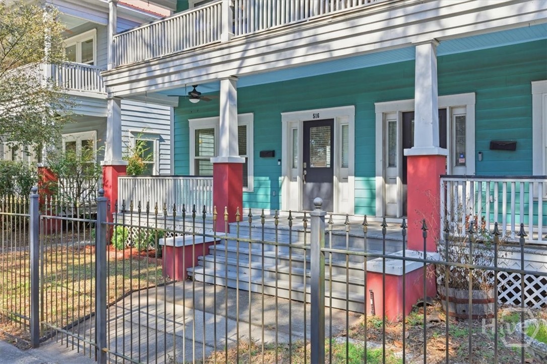 516 West 37th Street Savannah, GA 31415 - Photo 3 of 43 Front Yard with Gated entrance