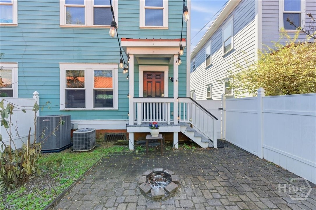 516 West 37th Street Savannah, GA 31415 - Photo 38 of 43 Rear Courtyard entry