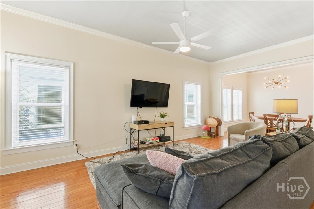 516 West 37th Street Savannah, GA 31415 - Photo 8 of 43 Living Room