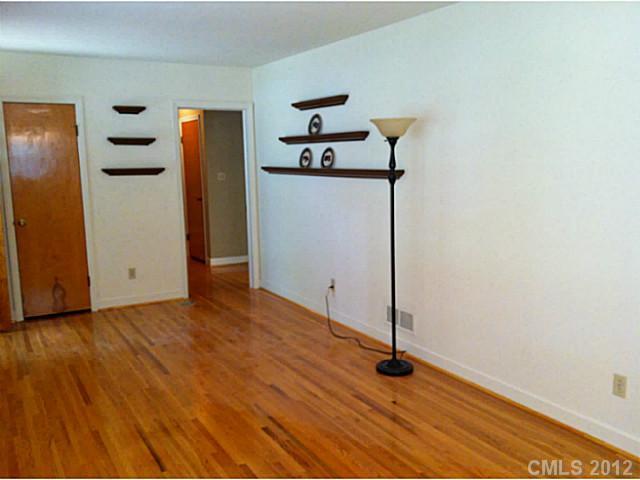5015 Nevin Road Charlotte, NC 28269 - Photo 2 of 16 Gallery Image 2