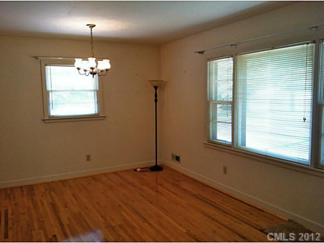 5015 Nevin Road Charlotte, NC 28269 - Photo 3 of 16 Gallery Image 3