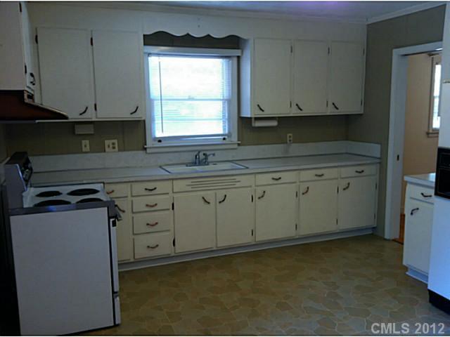 5015 Nevin Road Charlotte, NC 28269 - Photo 4 of 16 Gallery Image 4