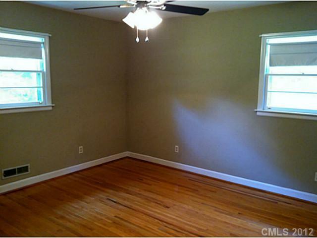 5015 Nevin Road Charlotte, NC 28269 - Photo 9 of 16 Gallery Image 9