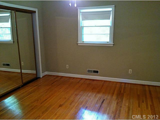 5015 Nevin Road Charlotte, NC 28269 - Photo 10 of 16 Gallery Image 10