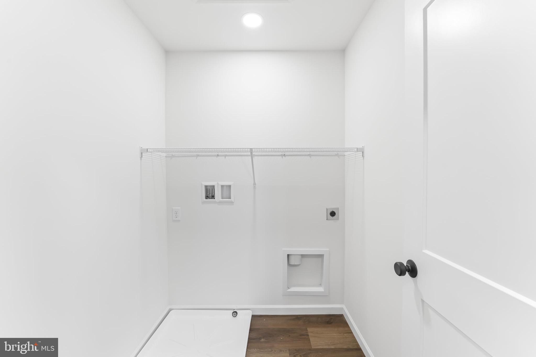 179 Ellicott Road Avondale, PA 19311 - Photo 23 of 56 a view of bathroom with shower