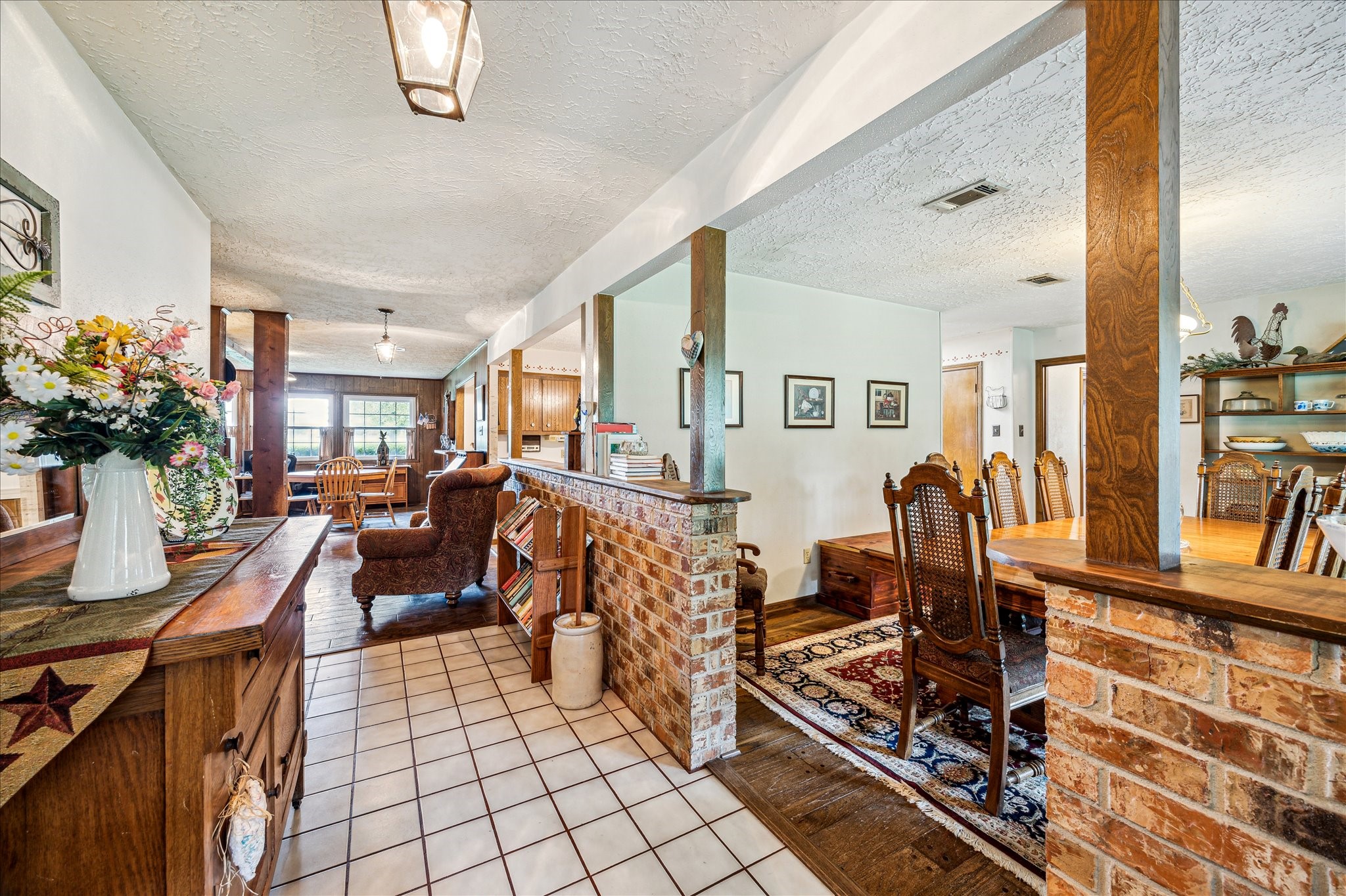 17814 Seidel Cemetary Road Tomball, TX 77377 - Photo 7 of 30 a living room with furniture