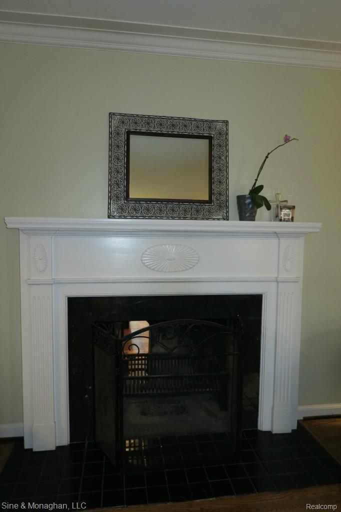 403 Moran Road Grosse Pointe, MI 48236 - Photo 4 of 25 img_0877.jpg