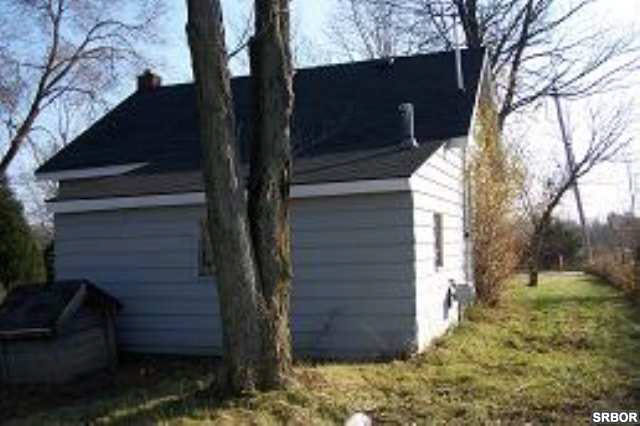 1414 West Ray Road Fenton, MI 48430 - Photo 2 of 6 43939-1.JPG