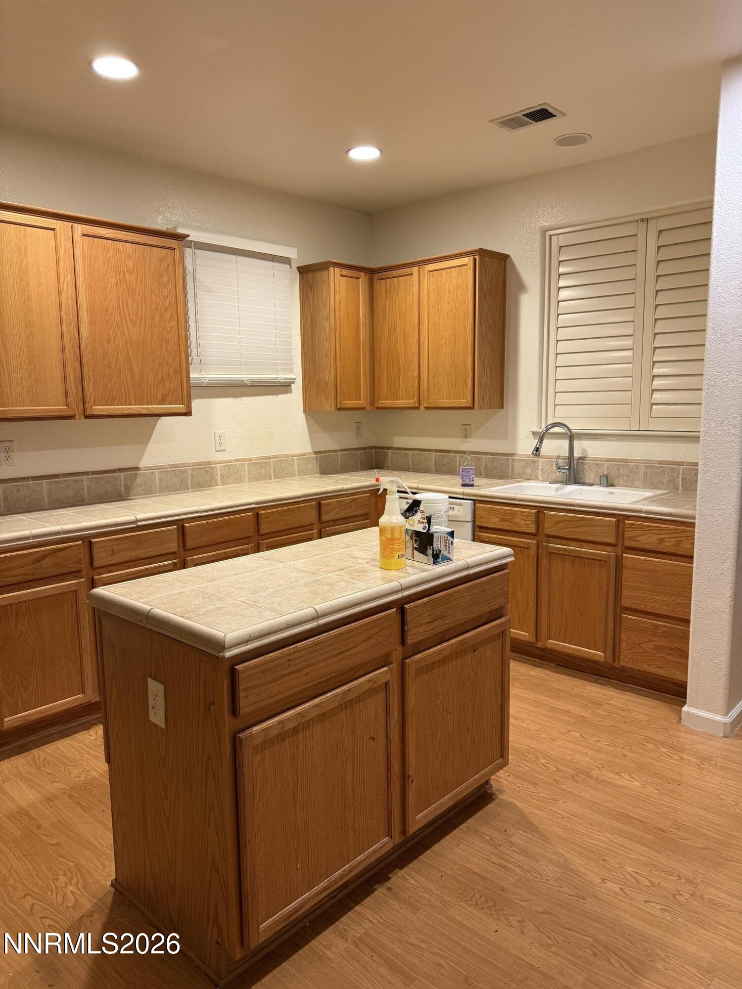 1601 Mountain Lane Reno, NV 89521 - Photo 4 of 10 IMG_6478