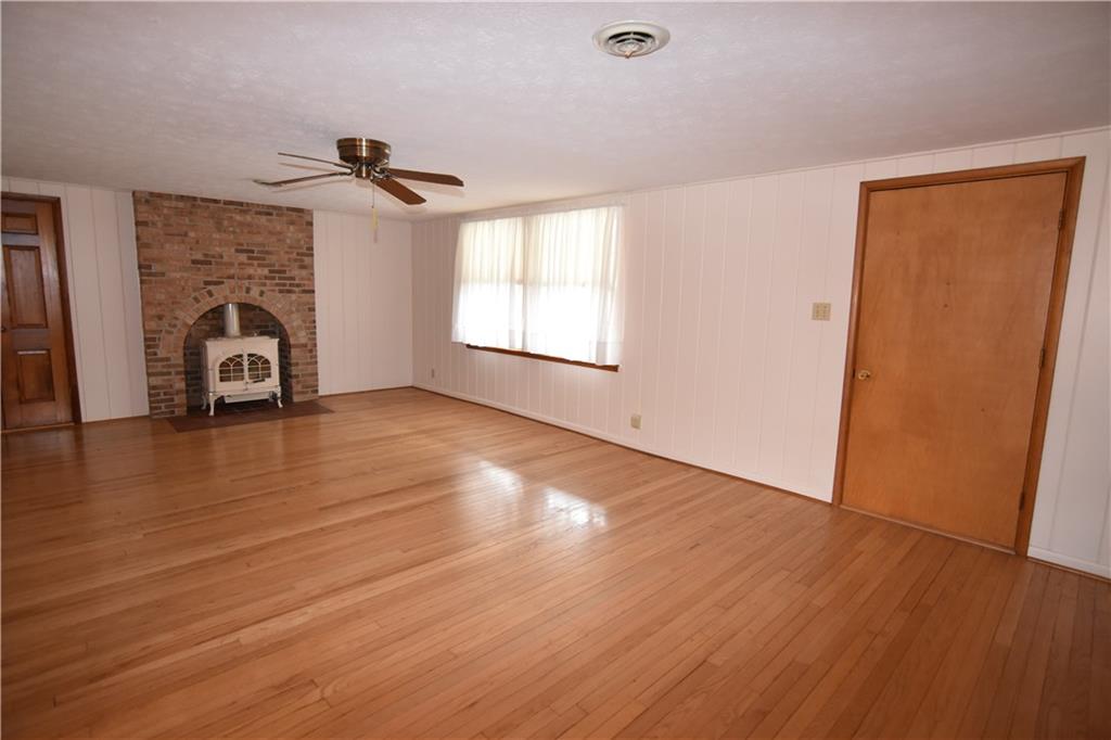 11941 West Sawmill Road Columbus, IN 47201 - Photo 5 of 18
