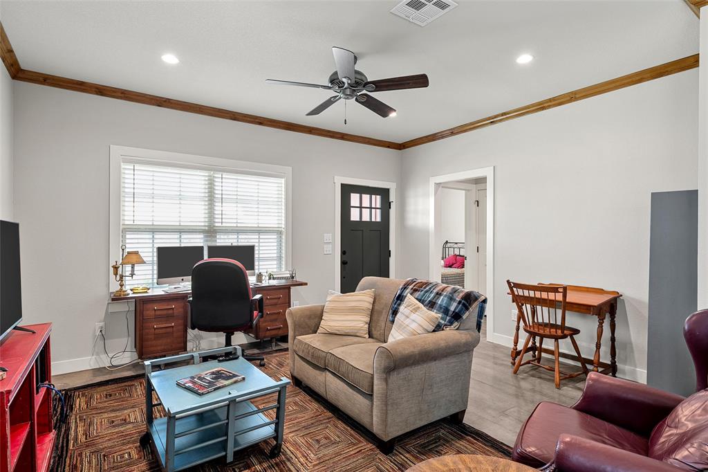3226 Pine Avenue Waco, TX 76708 - Photo 7 of 36