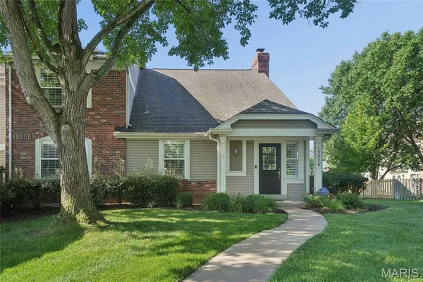 $625,000 | 15826 Harris Ridge Court, Unit 15826, Chesterfield, MO 63017
