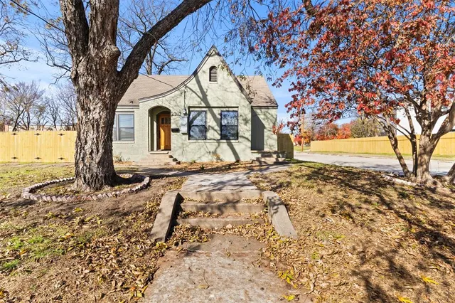 $2,400 | 2317 Peabody Avenue, Dallas, TX 75215