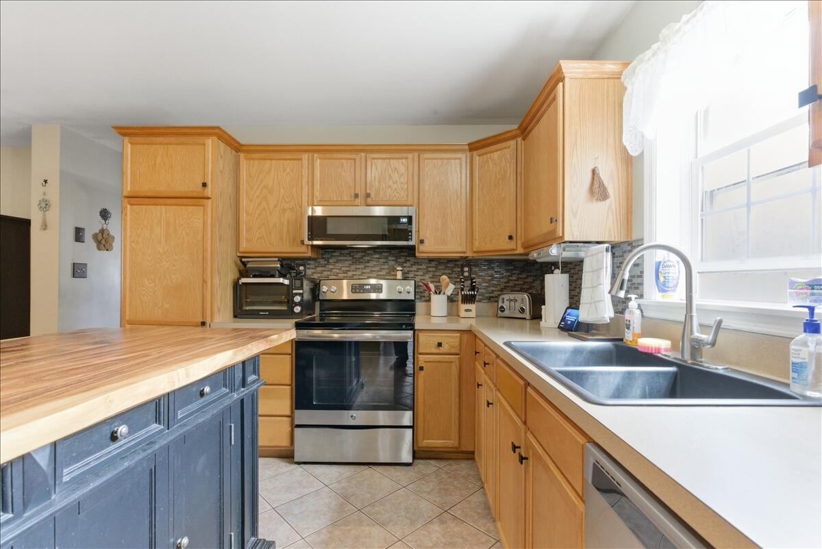 244 Back Street Monmouth, ME 04265 - Photo 49 of 53 20-2_kitchen_d