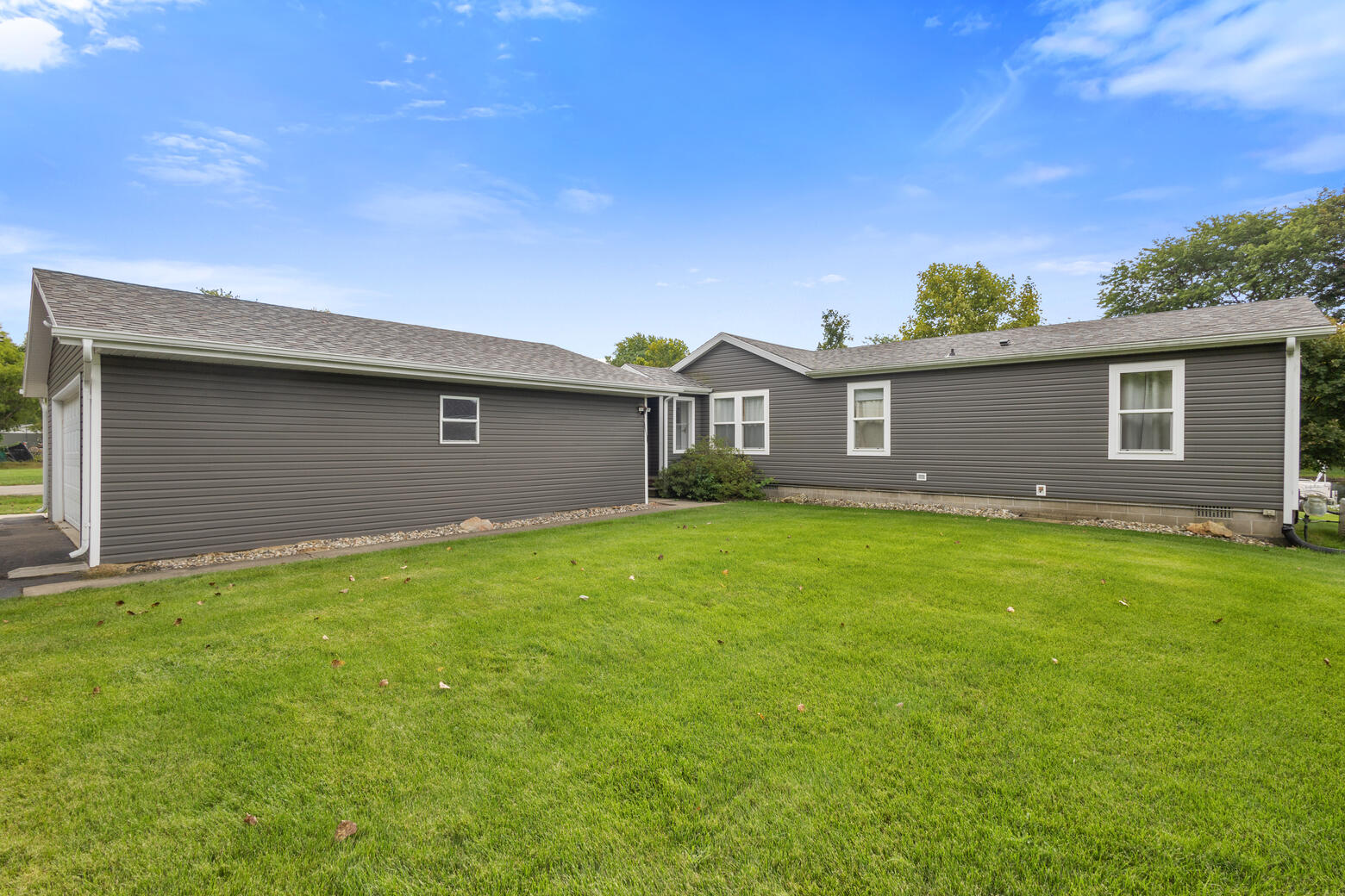 46597 Delta Drive Decatur, MI 49045 - Photo 34 of 36 Roadside