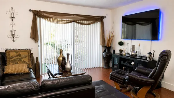 $2,100 | 460 South Park Road, Unit 6109, Hollywood, FL 33021