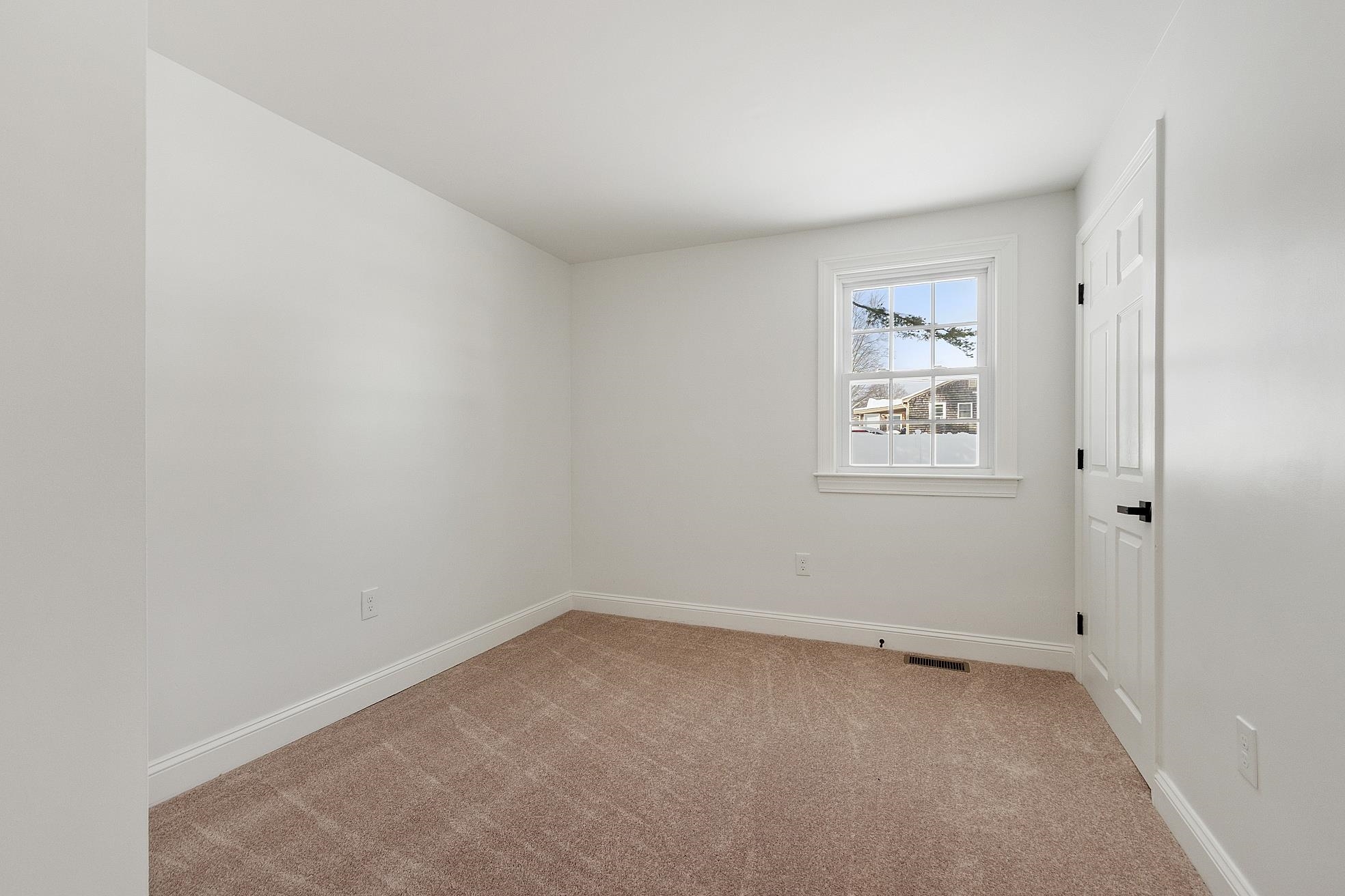 13 Centerville Drive Salem, NH 03079 - Photo 23 of 53