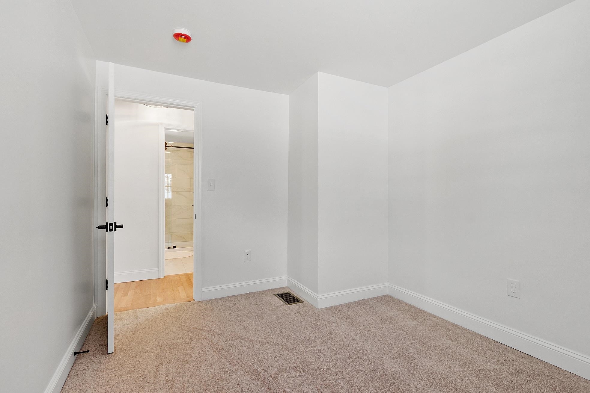 13 Centerville Drive Salem, NH 03079 - Photo 25 of 53