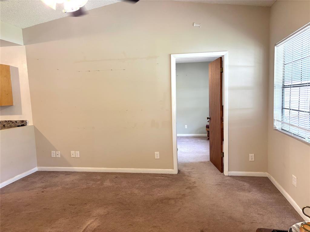 333 Riviera Drive Crescent City, FL 32112 - Photo 8 of 22 an empty room with windows and closet
