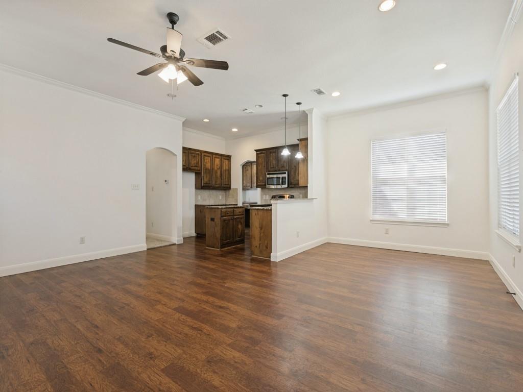 2512 Rugby Lane Denton, TX 76209 - Photo 7 of 25 Gallery Image 7