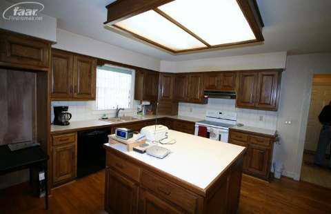 1239 Heatherwoode Road Flint, MI 48532 - Photo 21 of 59 20398158-20.JPG