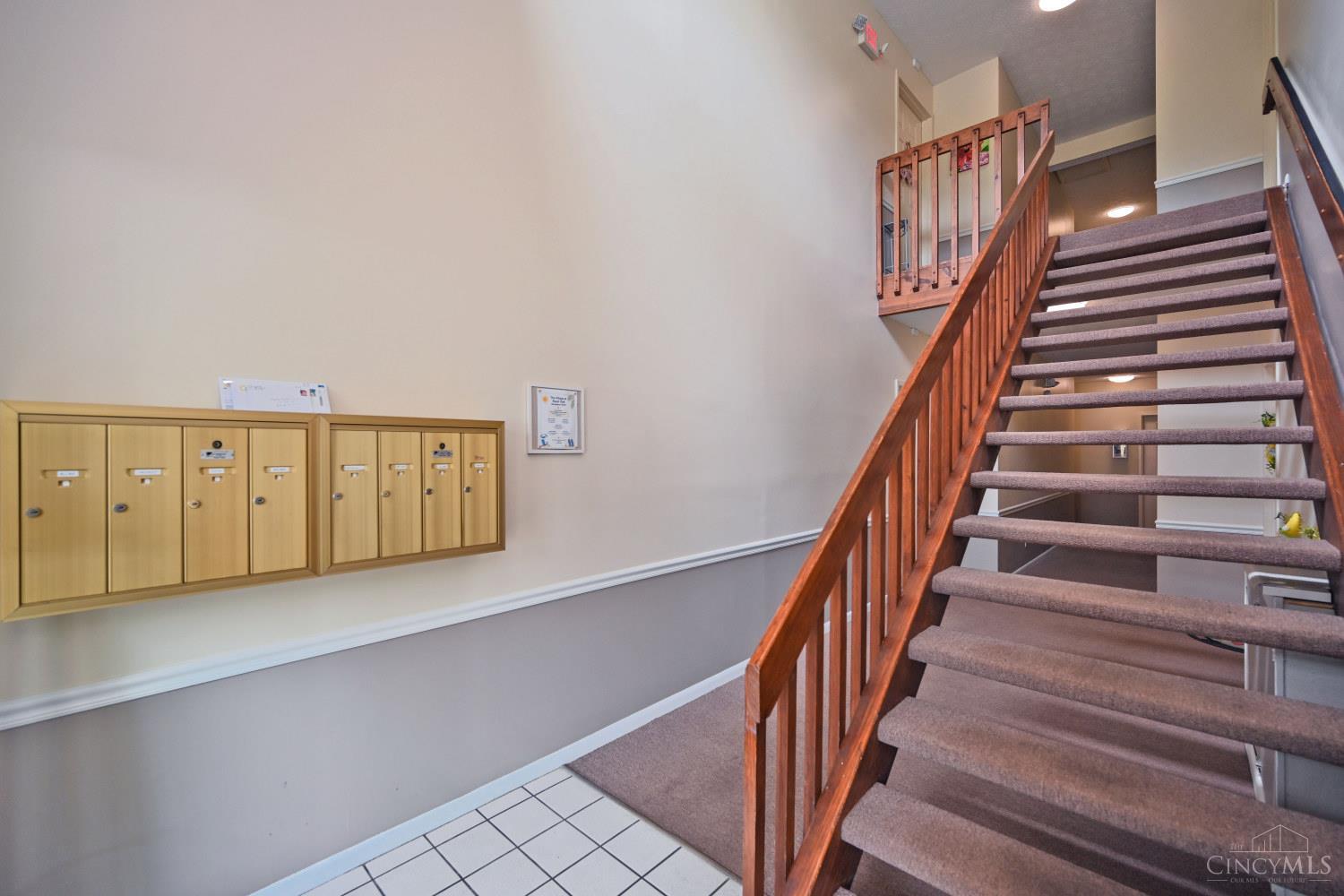 1009 Cedar Ridge Drive, Unit 4 Cincinnati, OH 45245 - Photo 6 of 45