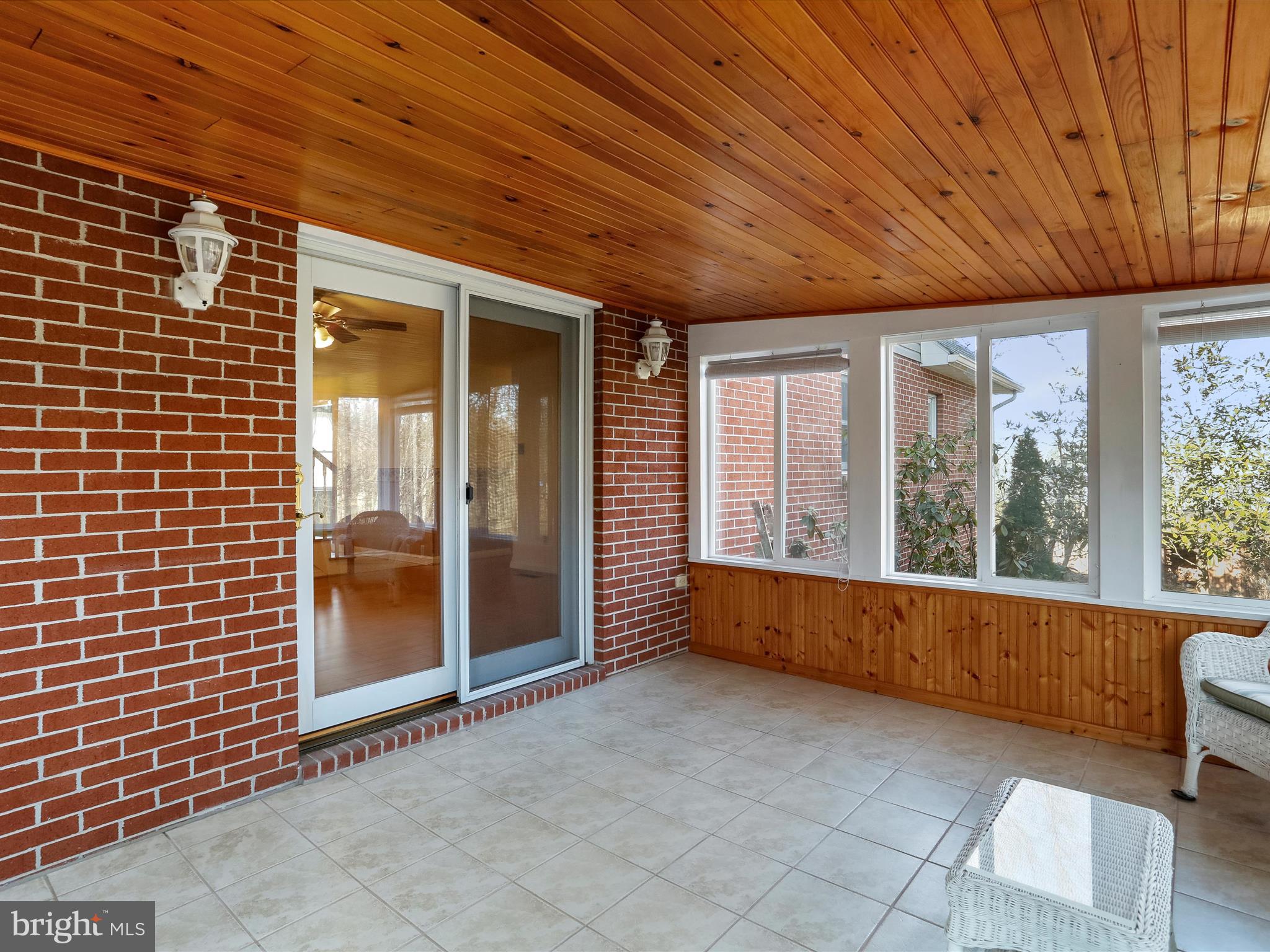 20036 Landis Road Hagerstown, MD 21740 - Photo 30 of 75 Sunroom