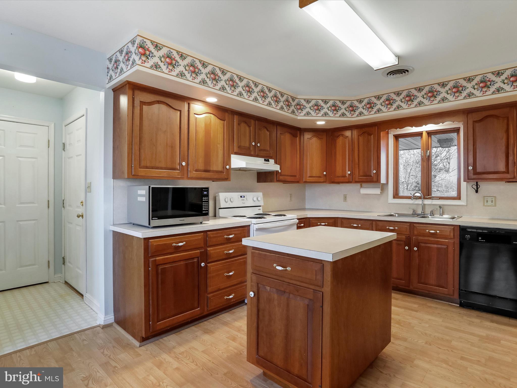 20036 Landis Road Hagerstown, MD 21740 - Photo 36 of 75 Kitchen