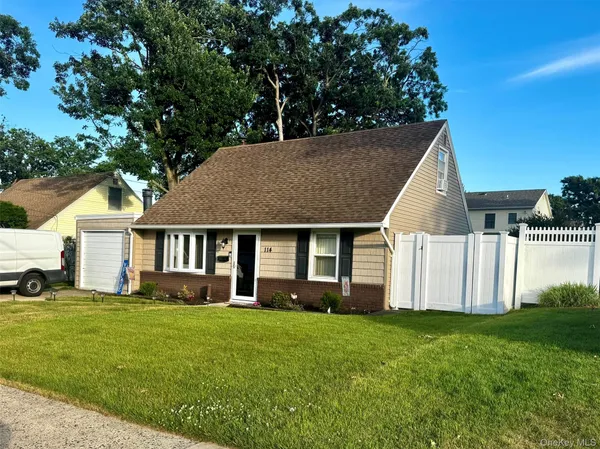 $699,990 | 114 Boston Avenue, Massapequa, NY 11758